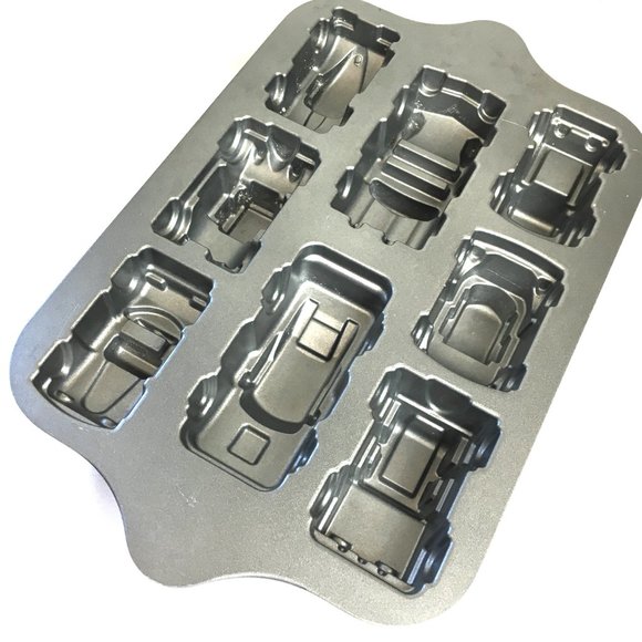 NORDIC WARE Vtg Car Automobile Cake Muffin Pan EUC - Picture 8 of 12